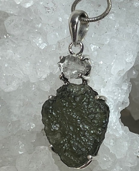 Pendentif Moldavite avec Diamant d'herkimer