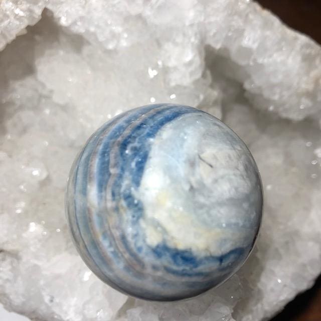 Sphère Scheelite sur Calcite