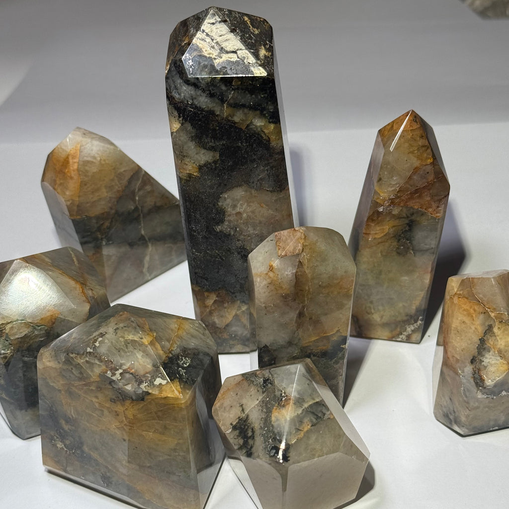 QUARTZ HÉMATOÏDE GUÉRISSEUR DORÉ AVEC PYRITE