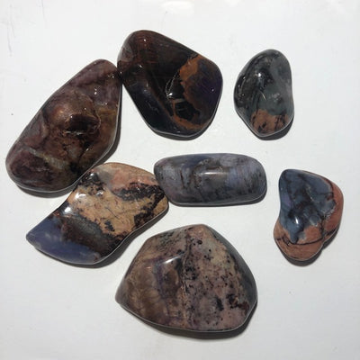 BUSTAMITE /SUGILITE/RIÉBÉKITE (Rare)