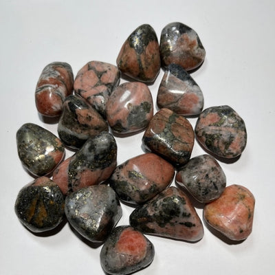 TRIPLITE avec WAGNÉRITE et PYRITE (Rare)