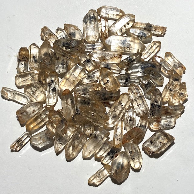 Quartz Lémurien Tangérine avec inclusions d'Anthraxonite (Très rare)