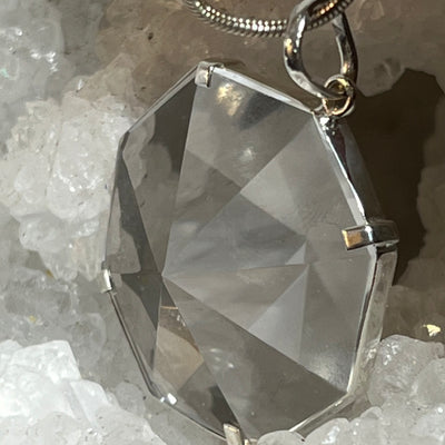 PENDENTIF  en Quartz Lémurien – Octogone Sacré