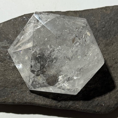 Sceau de Salomon en Quartz Lémurien taillé en Diamant