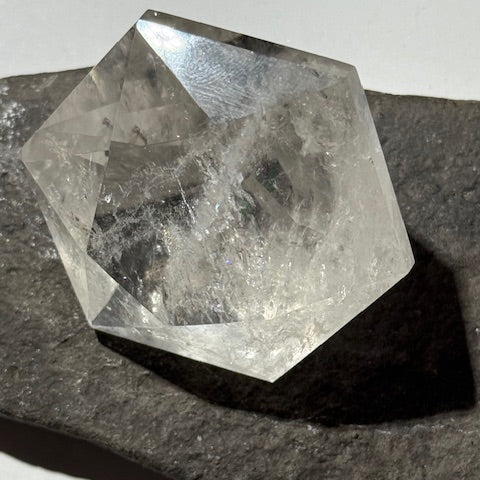Sceau de Salomon en Quartz Lémurien taillé en Diamant