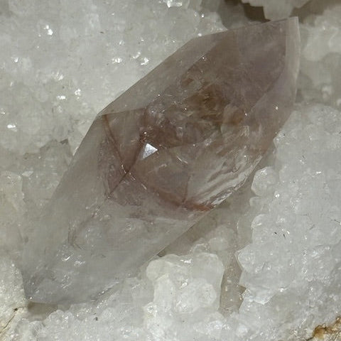 Pointe Biterminée en Améthyste Pâle Fluorescente