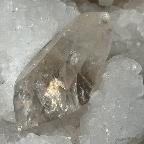 Pointe Biterminée en Améthyste Pâle Fluorescente