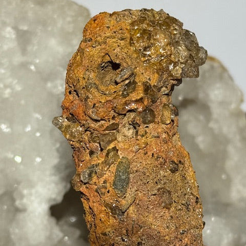 Fulgurite d’Amazonie avec inclusions de quartz