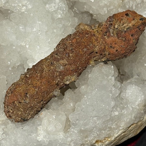 Fulgurite d’Amazonie avec inclusions de quartz