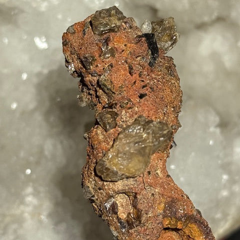 Fulgurite d’Amazonie avec inclusions de quartz
