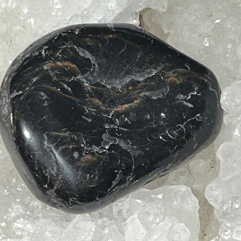 Tourmaline Noire avec Hématite Rouge