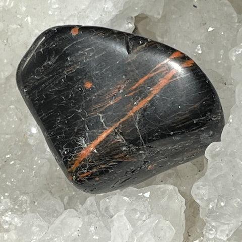 Tourmaline Noire avec Hématite Rouge