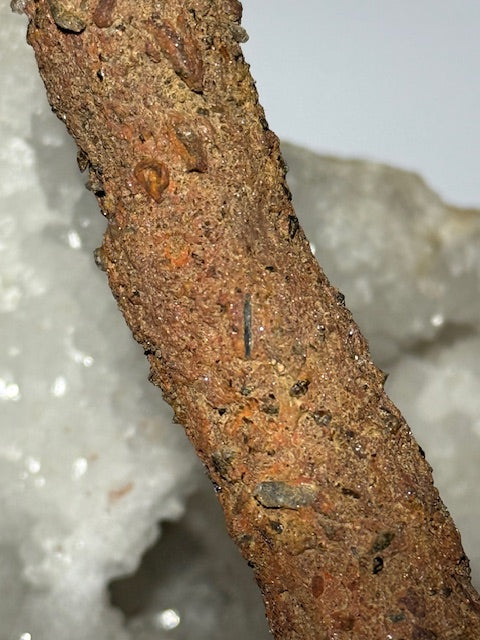 Amazonian fulgurite with quartz inclusions