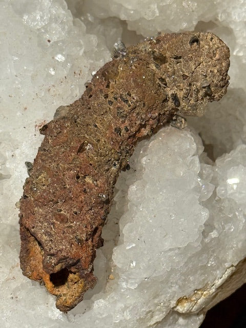 Amazonian fulgurite with quartz inclusions
