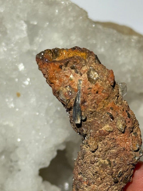 Amazonian fulgurite with quartz inclusions