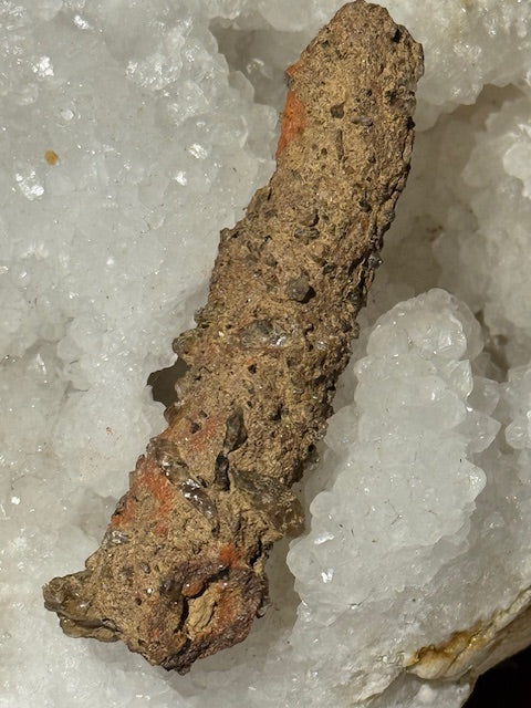Amazonian fulgurite with quartz inclusions