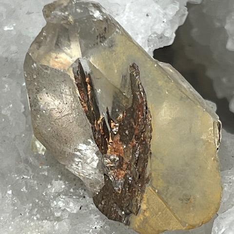 Brookite sur quartz