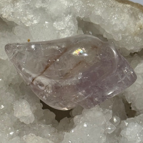 Crâne  Améthyste Pâle Fluorescente