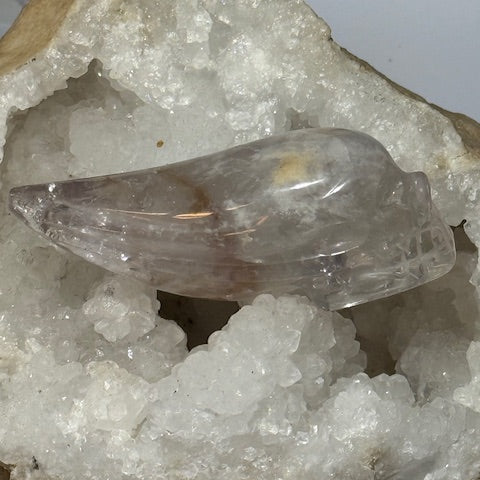 Crâne  Améthyste Pâle Fluorescente