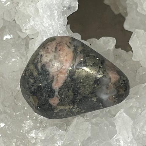 Triplite avec Wagnérite et Pyrite OASIS DE CRISTAL 