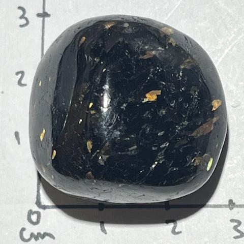 Nuummite