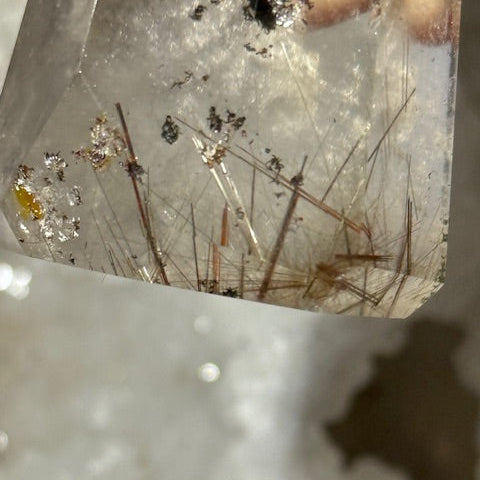 Pointe Citrine Naturelle avec Rutilé  et Chlorite