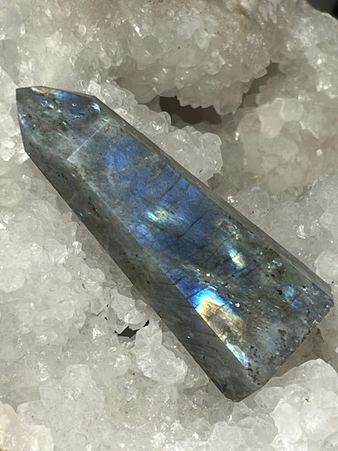 Pointe Labradorite Grade Extra