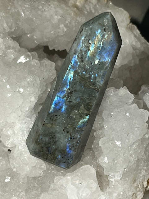 Pointe Labradorite Grade Extra