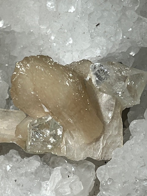 Stilbite avec Apophyllite Spécimen