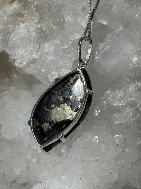 Healer's Gold Pendant (Silver Setting)