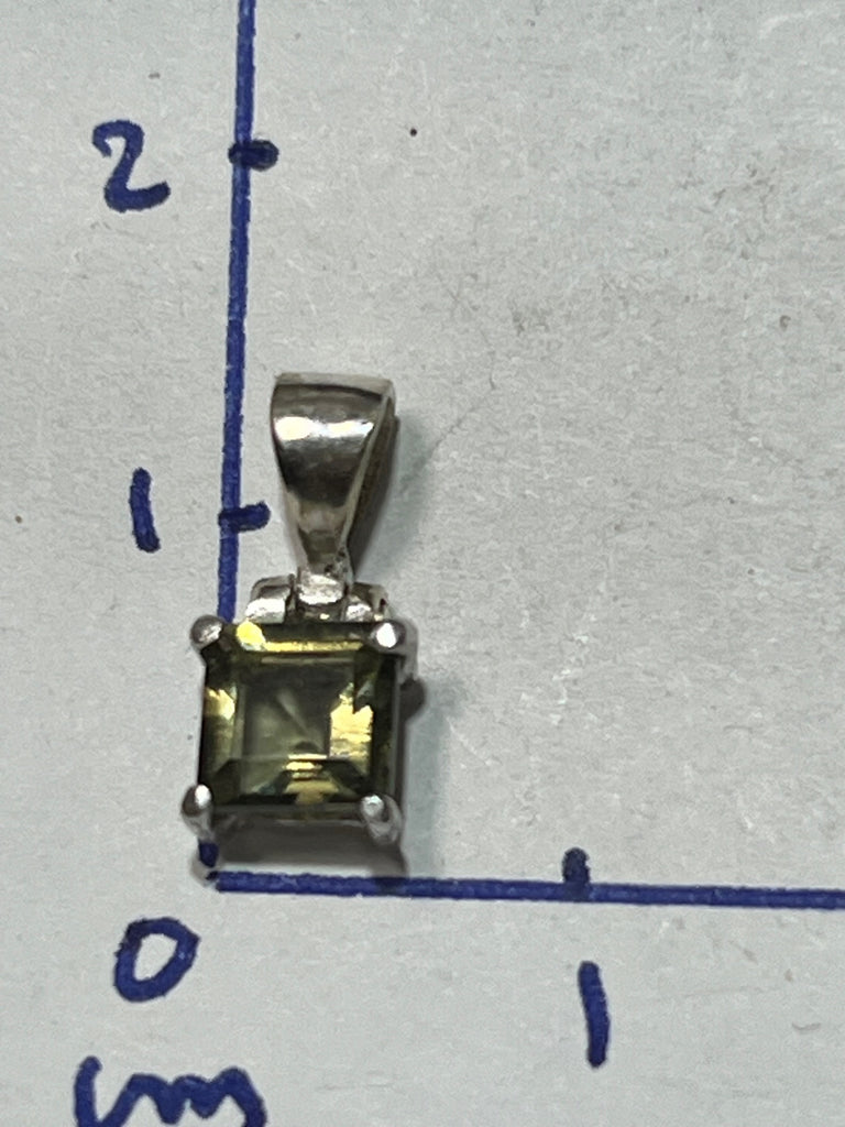Moldavite Besednice &amp; Faceted Moldavite Pendant (Silver Setting)