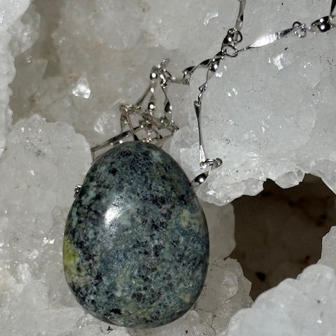 Pendentif Pierre bleue des monts Preseli 