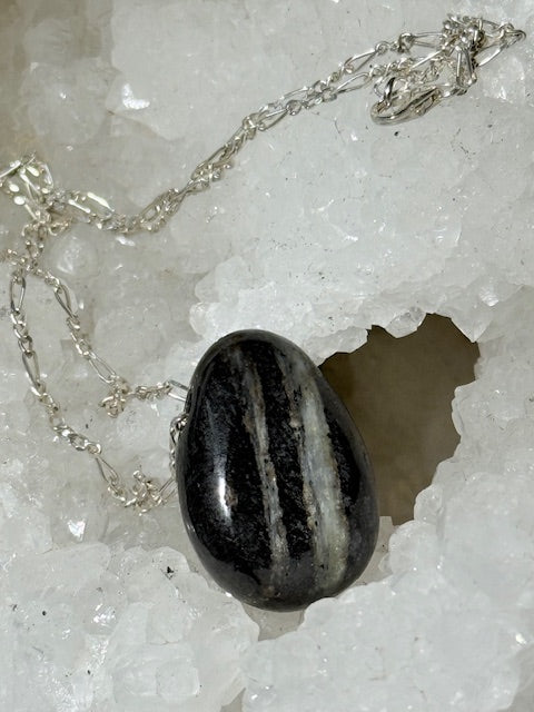 Isua Stone Pendant (Silver Chain)