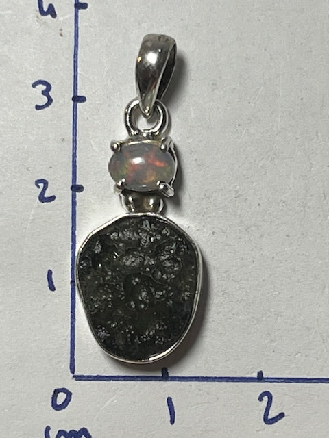 Pendentif Moldavite avec Opale Éthiopienne (Monture Argent )