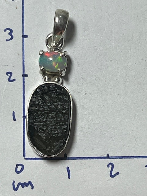 Pendentif Moldavite avec Opale Éthiopienne (Monture Argent )
