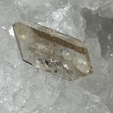 Quartz Lémurien Tangérine avec inclusions d'Anthraxonite