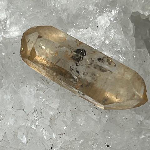 Quartz Lémurien Tangérine avec inclusions d'Anthraxonite