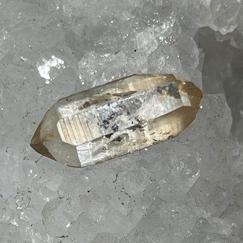 Quartz Lémurien Tangérine avec inclusions d'Anthraxonite