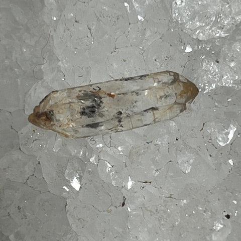 Quartz Lémurien Tangérine avec inclusions d'Anthraxonite