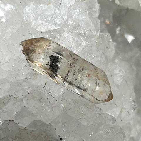 Quartz Lémurien Tangérine avec inclusions d'Anthraxonite