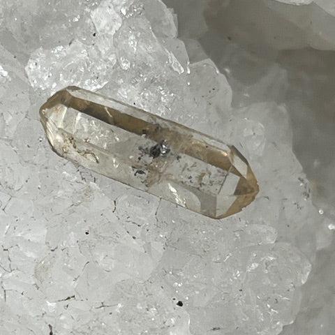 Quartz Lémurien Tangérine avec inclusions d'Anthraxonite