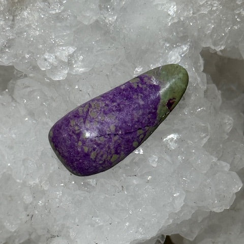 Stichtite avec Serpentine oasis de cristal