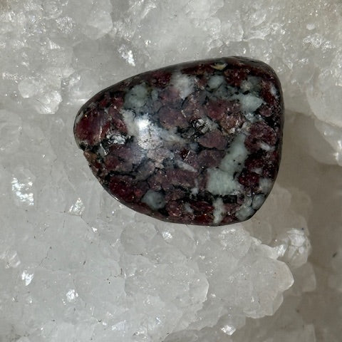 Eudialyte (Russie)