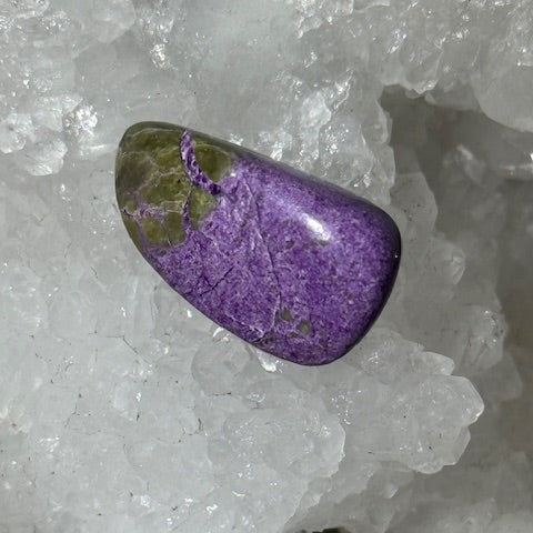 Stichtite avec Serpentine oasis de cristal