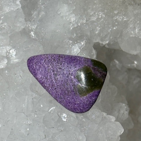 Stichtite avec Serpentine oasis de cristal