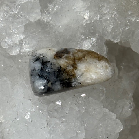 Tugtupite Oasis de Cristal