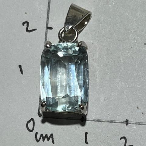 Pendentif Béryl bleu Grade A