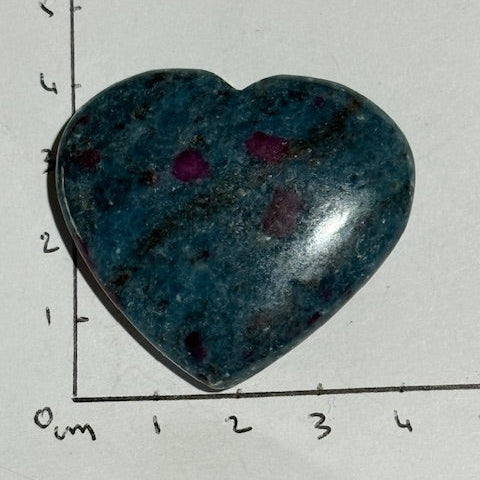 Coeur Rubis sur Cyanite