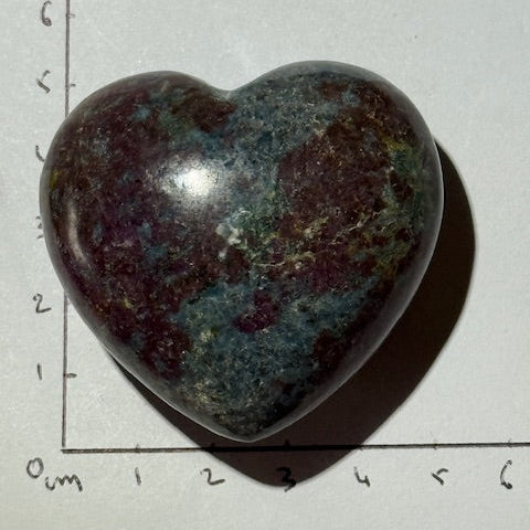 Coeur Rubis sur Cyanite