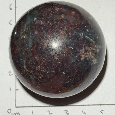 Sphère Rubis sur Cyanite
